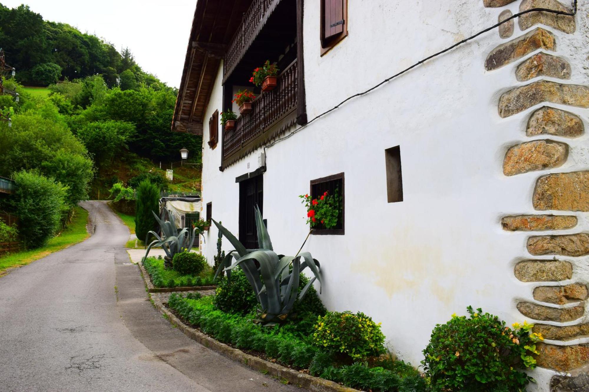 Peritxenea Landa Apartamentuak Lesaka Exterior foto